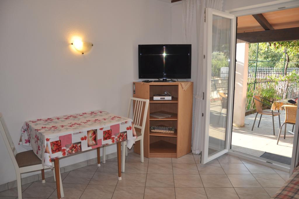 Franko Apartmani زامبراتيجا المظهر الخارجي الصورة